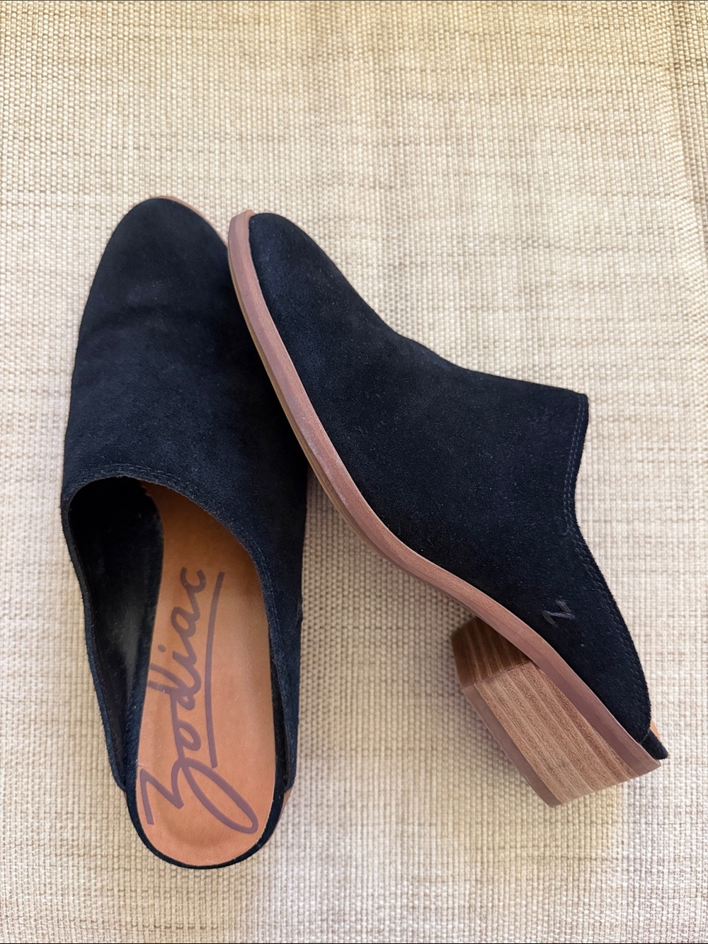 Zodiac Black Suede Leather Mule Western Boho Festival Neutral Minimalist Size 7